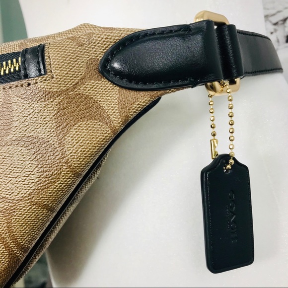 ๐HP๐๐ฐSOLD๐ฐCoach Chelsea Animation Belt Bag - Picture 4 of 8